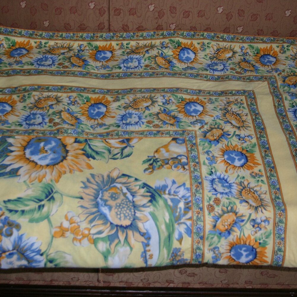 Vintage April Cornell tablecloth, 100% cotton, large
